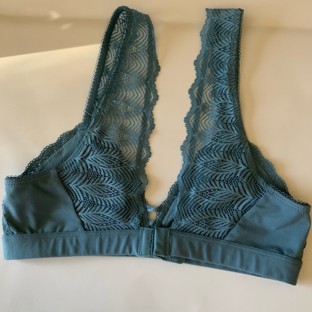 B.TEMPT’D BY WACOAL  INNOCENCE  BRALETTE - Picture 9 of 11